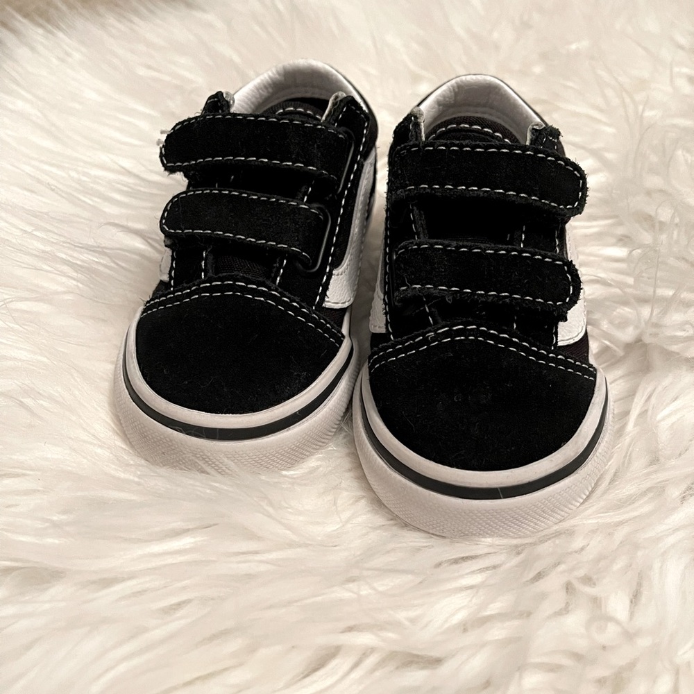 Vans old Skool V skate shoe baby/toddler -black.